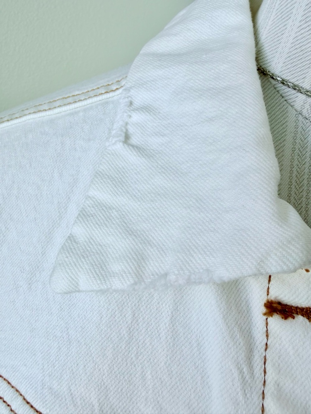 Universal Thread Goods Co. Off White Raw Hem Cropped Denim Jacket - Size M EUC - Picture 4 of 14
